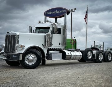 2019 Peterbilt 389 Tri Axle Daycab 266061