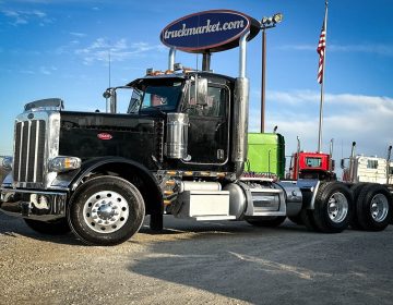 2016 Peterbilt 389 Daycab 330777