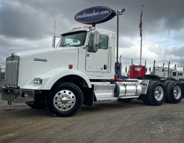 2012 Kenworth T800 Daycab 319410