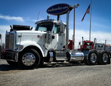 2017 International 9900i Daycab 173757