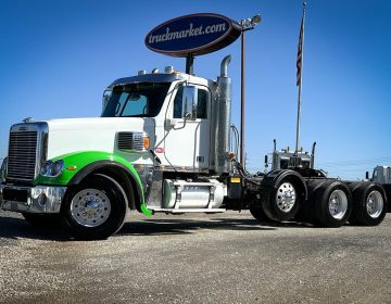 2015 Freightliner Coronado Tri Axle Daycab Glider Gg4308