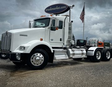 2014 Kenworth T800 Daycab 420017