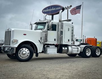 2015 Peterbilt 389 Sleeper 260794