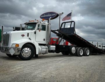 2005 Peterbilt 385 Tri Axle Rollback 879439