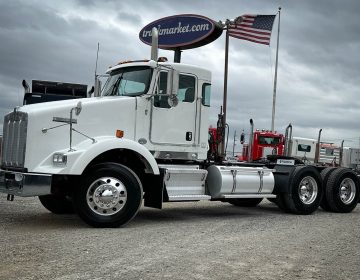 2016 Kenworth T800 Daycab 119054