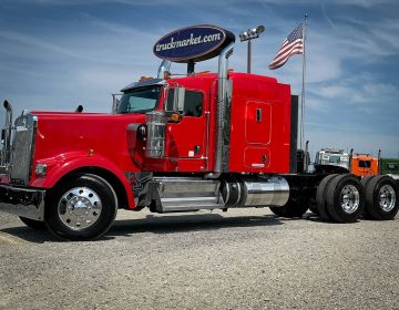 2019 Kenworth W900l Sleeper 301181