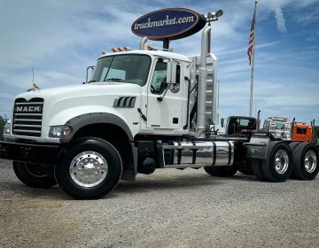 2023 Mack Granite Daycab 037786