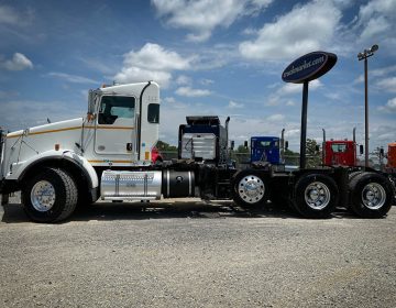2019 Kenworth T800 Tri Axle Cab Chassis 258559cc