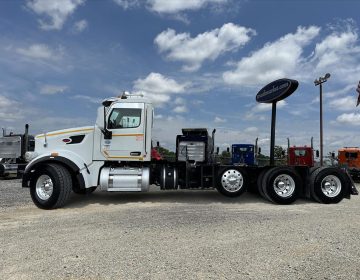 2016 Peterbilt 567 Tri Axle Cab Chassis 352903cc
