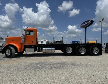 2012 Peterbilt 388 Tri Axle Cab Chassis 162543cc
