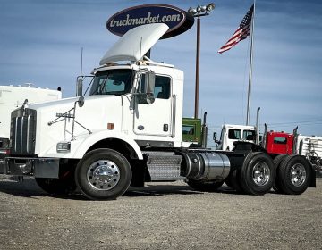 2019 KENWORTH T800 DAYCAB 305402