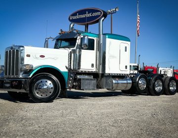 2014 Peterbilt 389 Tri Axle Sleeper 218078