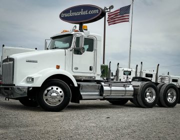 2017 KENWORTH T800 DAYCAB 165823
