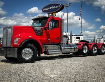 2021 KENWORTH W990 TRI AXLE DAYCAB 427497