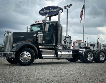 2016 Kenworth W900 Daycab 120520