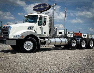 2012 Mack Gu813 Tri Axle Daycab 015699