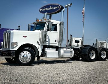 2019 Peterbilt 389 Daycab 612190