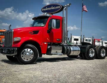 2020 PETERBILT 567 DAYCAB 641374